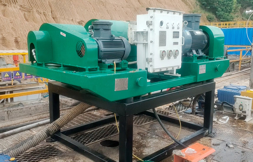 Drilling fluid centrifuge