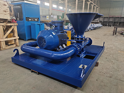 Jet mud mixing hopper and pumps